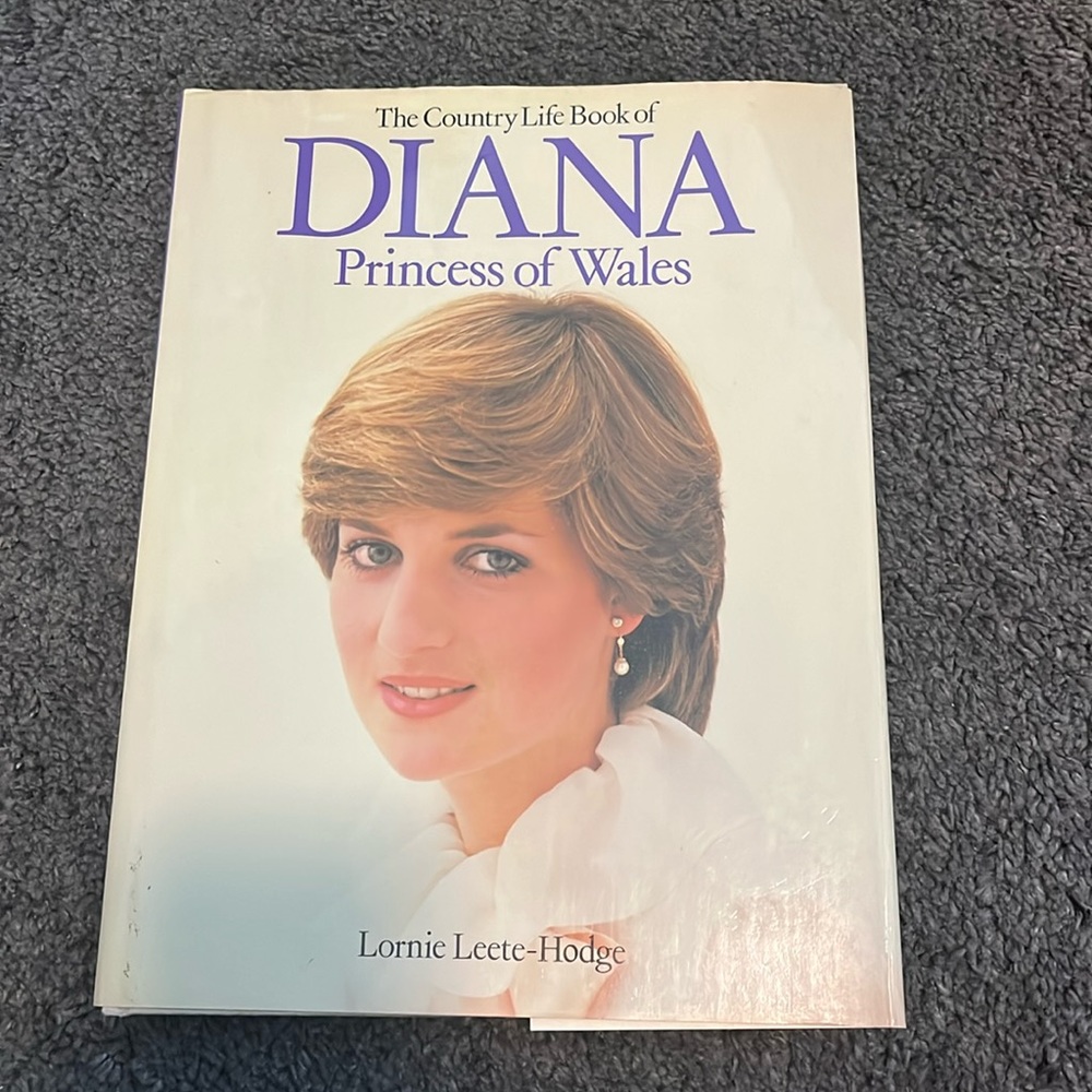 Coffee Table Book The Country Life Book of Diana Princess of Wales 1982 Vintage